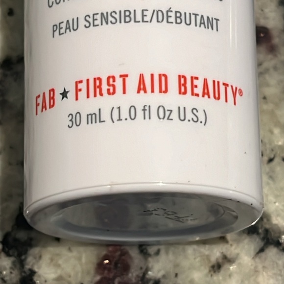 First Aid Beauty Retinol Serum Pure Concentrate 0.25% + sealed Ultra Repair DUO! - Picture 3 of 8